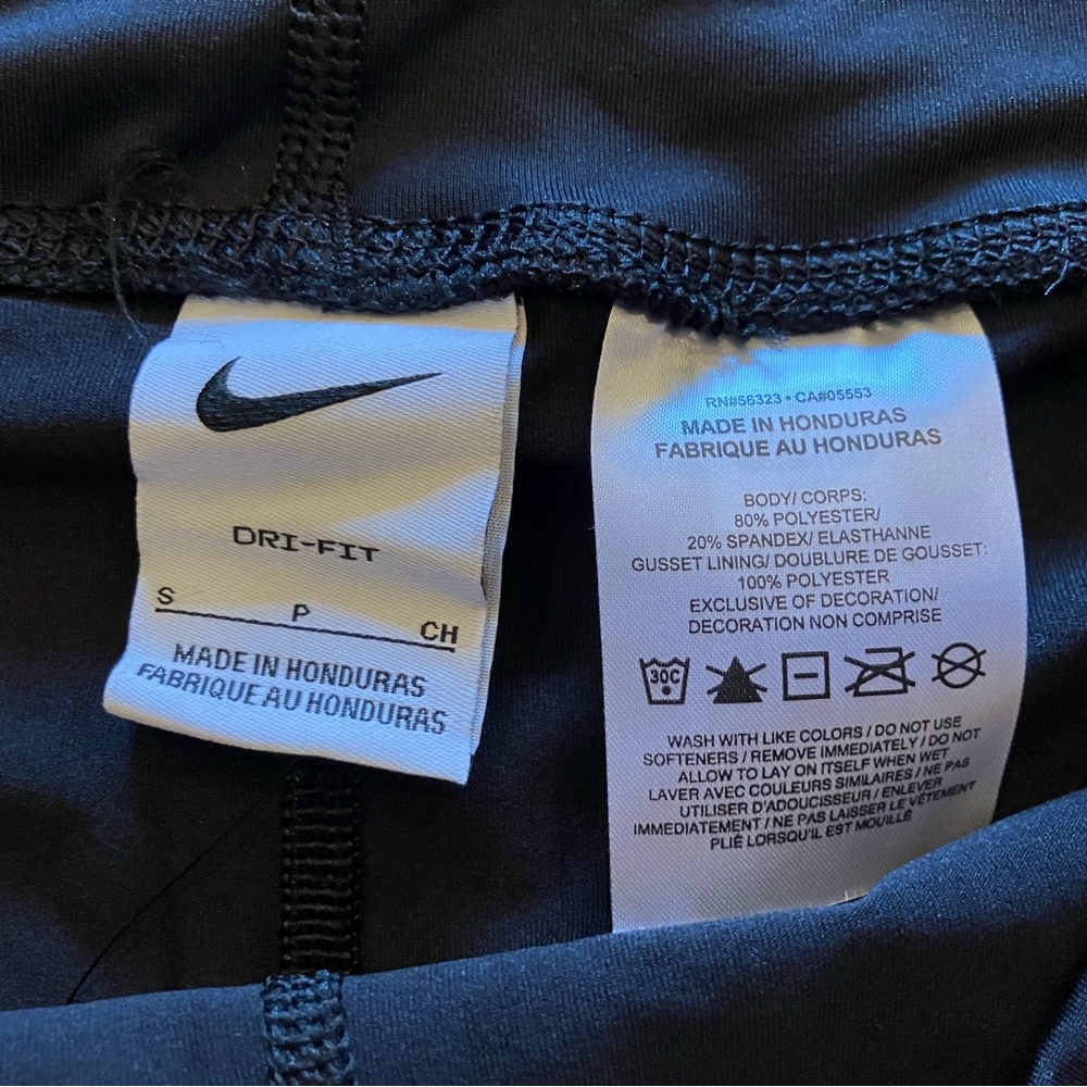 Nike Dri-FIT black volleyball Shorts - Picture 2 of 5